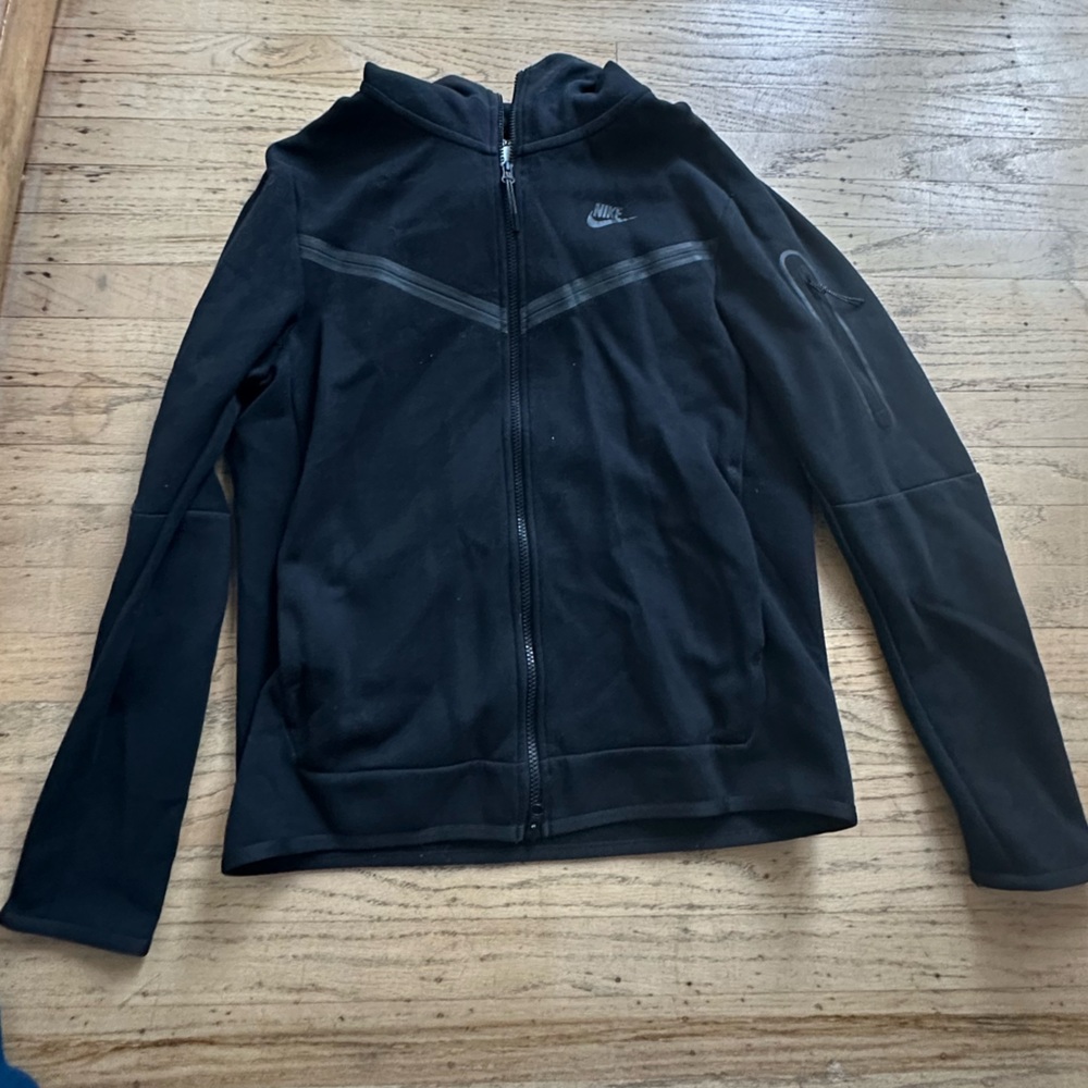 NIKE- Sportswear Tech Fleece